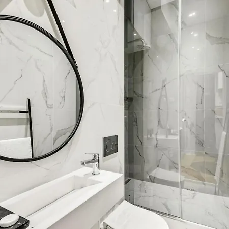 210-suite Chanel *