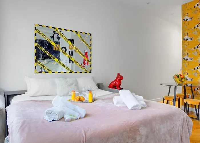 Apartment 210 Chanel - Superb In *