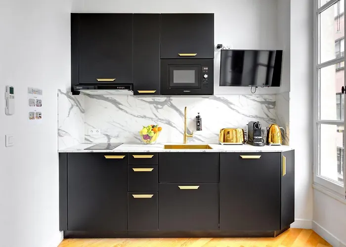 210 Chanel - Superb In Paris